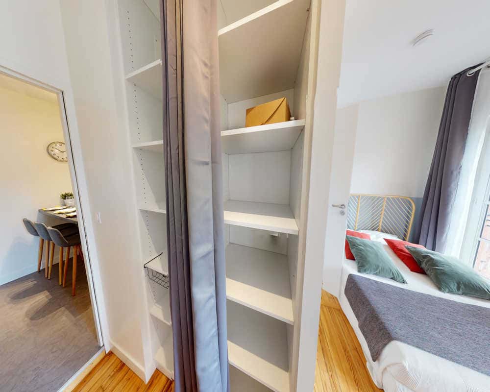 Chambre dans le rue Bellegarde