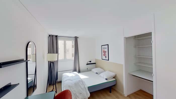 Listing photo thumbnail