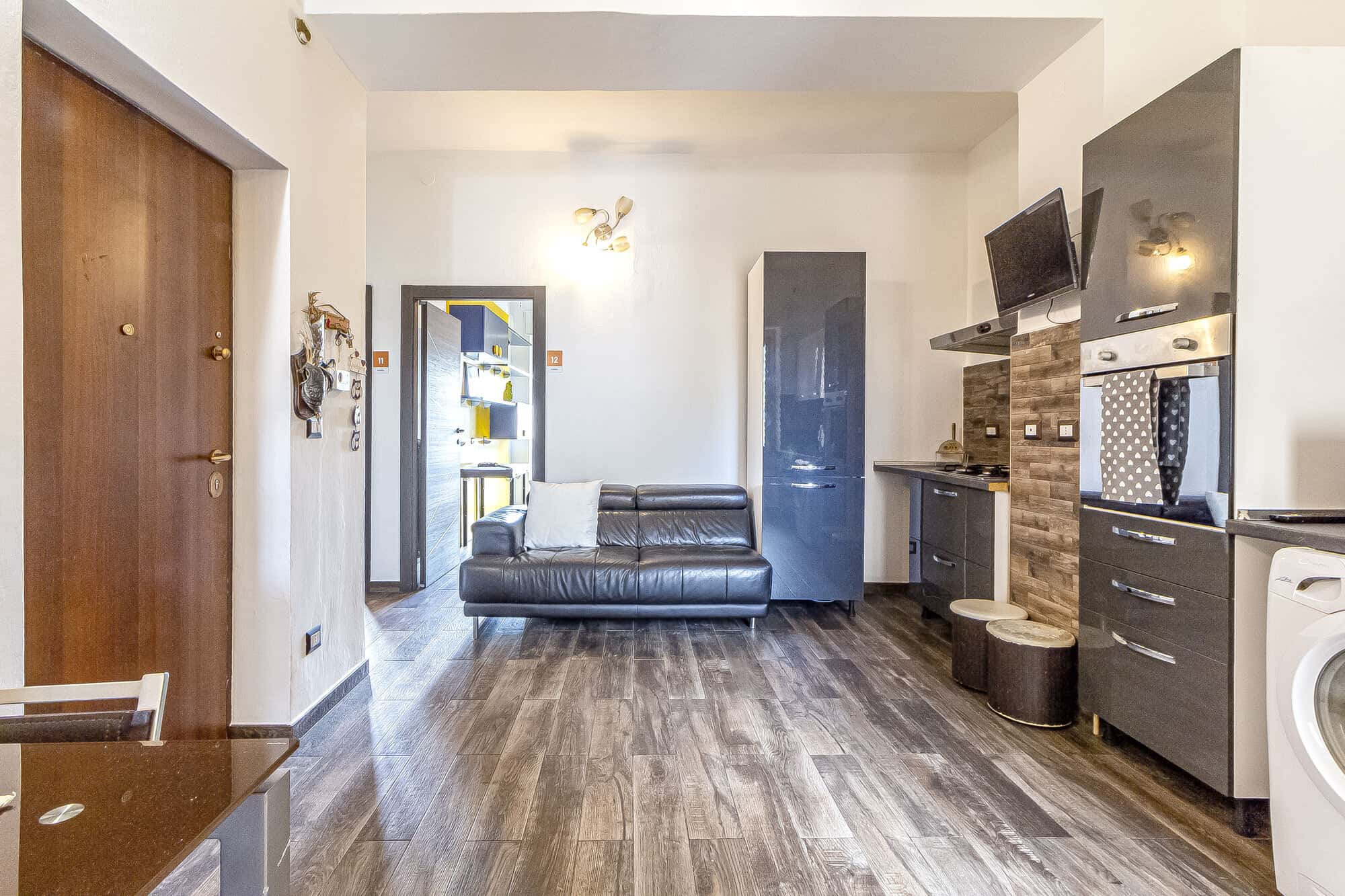 Via Napoli 84 - Stanza 11