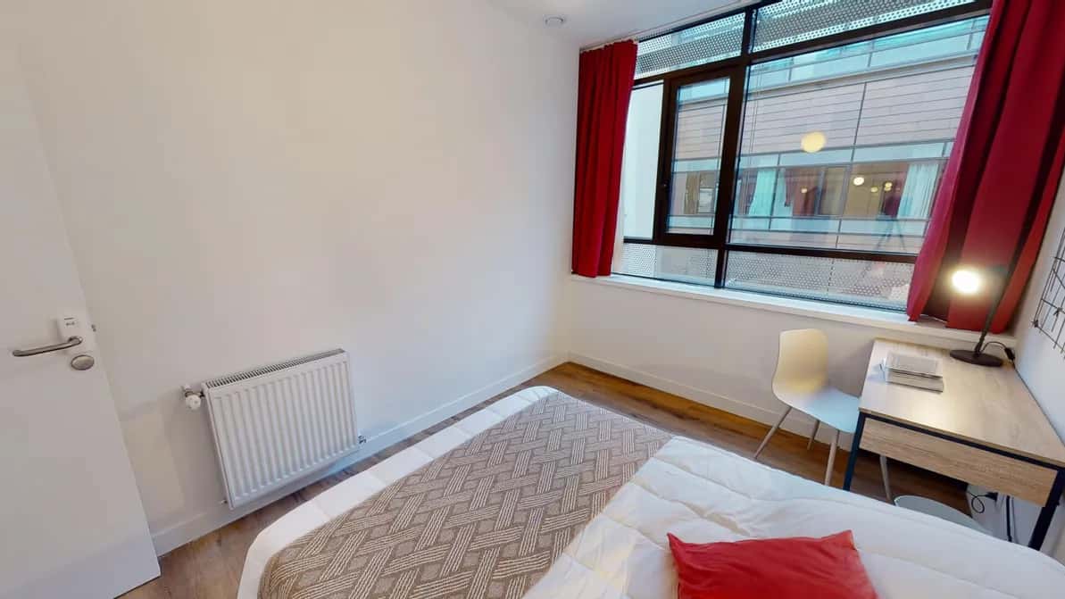 Room in Avenue Sainte-Anne, Asnières-sur-Seine for 222 m² with 11 bedrooms