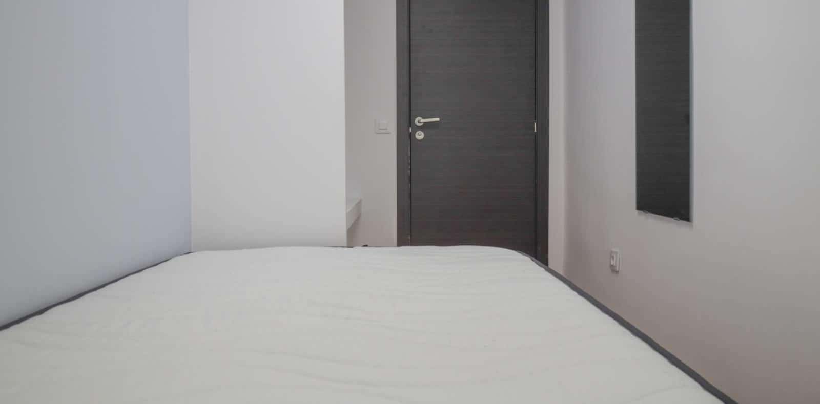 Double bed in Rooms for rent in 5-bedroom apartment in La Elipa