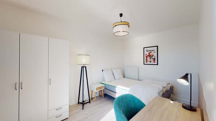 Listing photo thumbnail