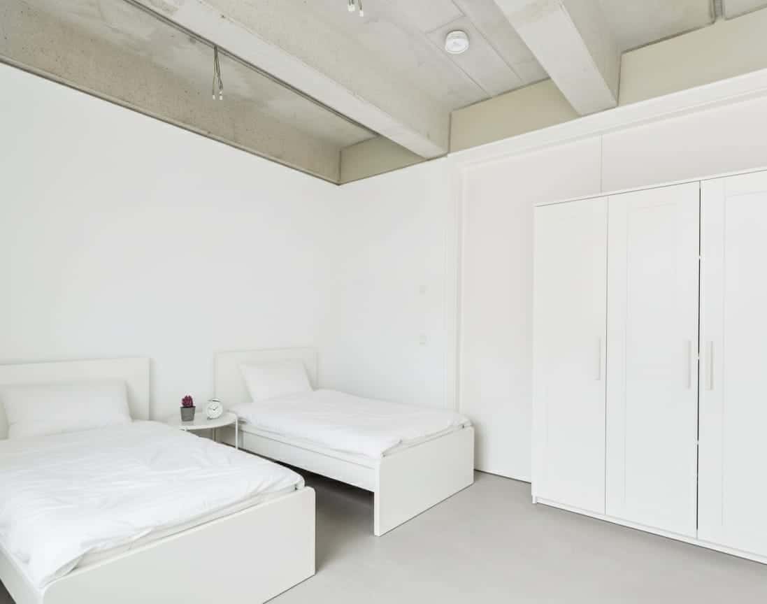 Shared apartment – Modern 2-room unit with balcony & fitted kitchen, 5 minutes to the U5