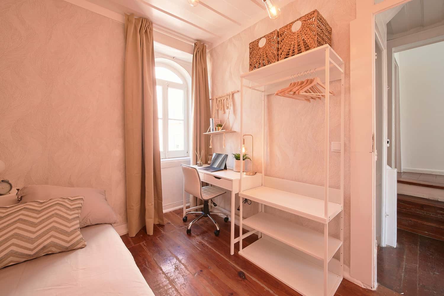 Room 9  - 43. Largo Domingos Tendeiro 14