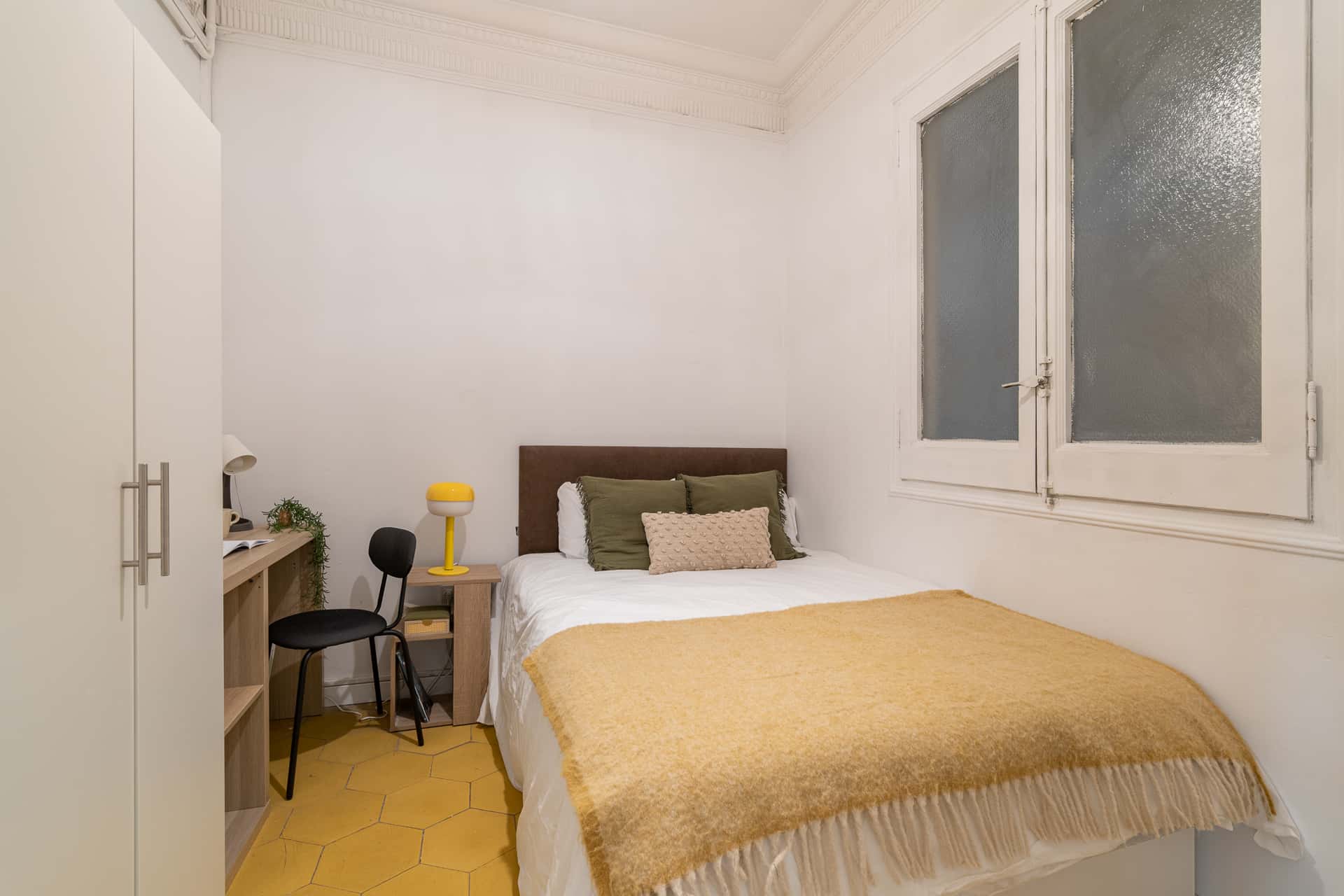 Habitacion privada en Muntaner, Barcelona