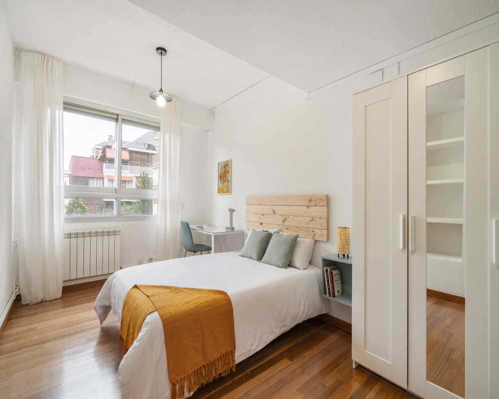 Habitación individual en la Calle Mesena