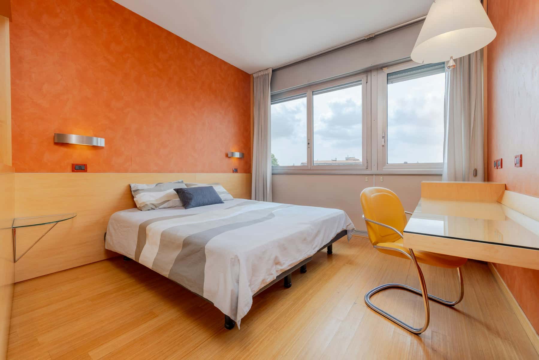 Room in Lungo Dora Napoli, Torino for 1100 m² with 10 bedrooms