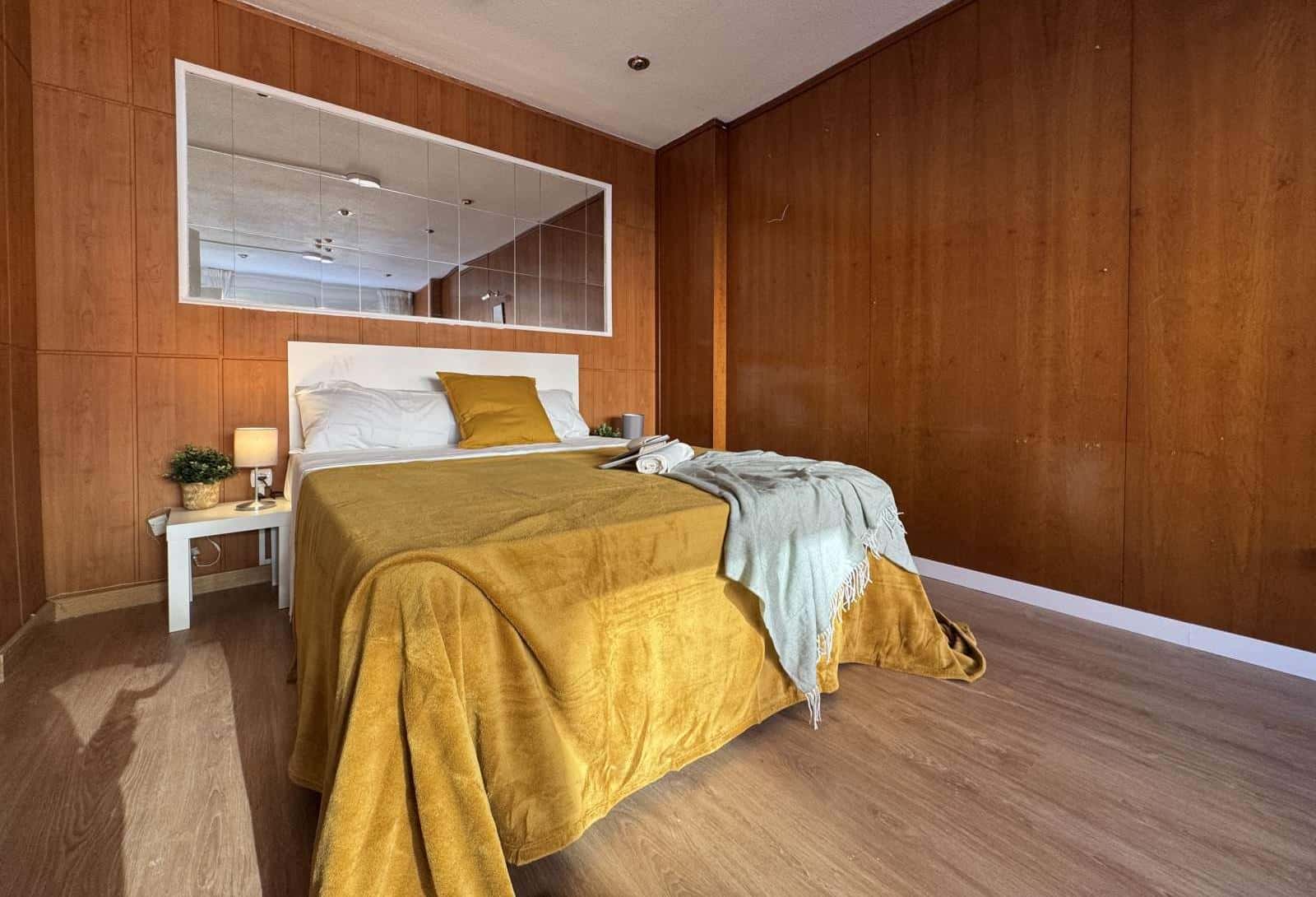Double bed in Rooms for rent on Andaluces street in Madrid