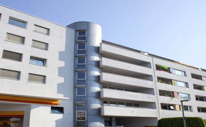 Listing photo thumbnail