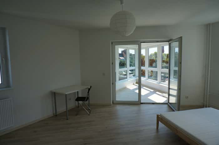 Listing photo thumbnail