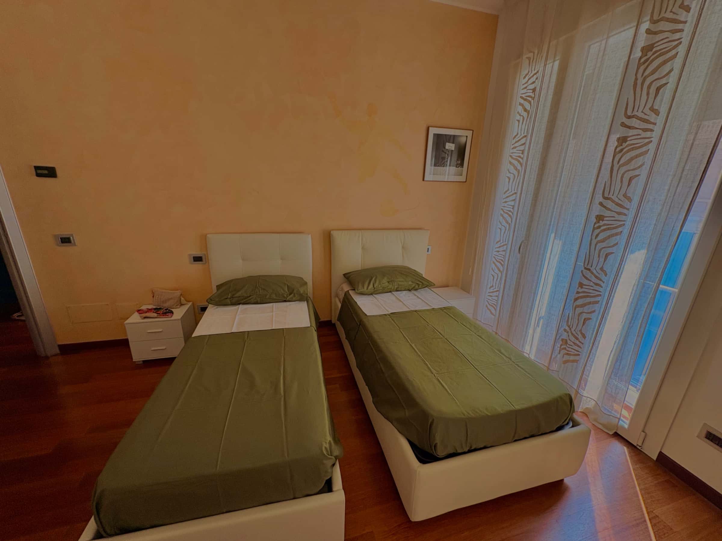 Posto letto in Via Giosuè Carducci, Milano di 146 m² con 2 camere
