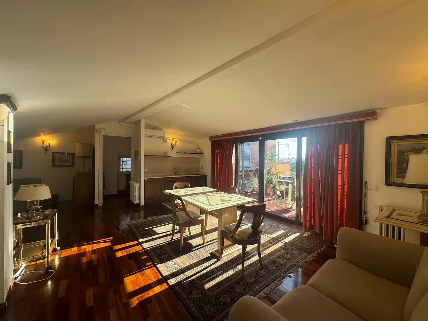 053 - Ibernesi - 2-Level Flat with Terrace in the Heart of Rome