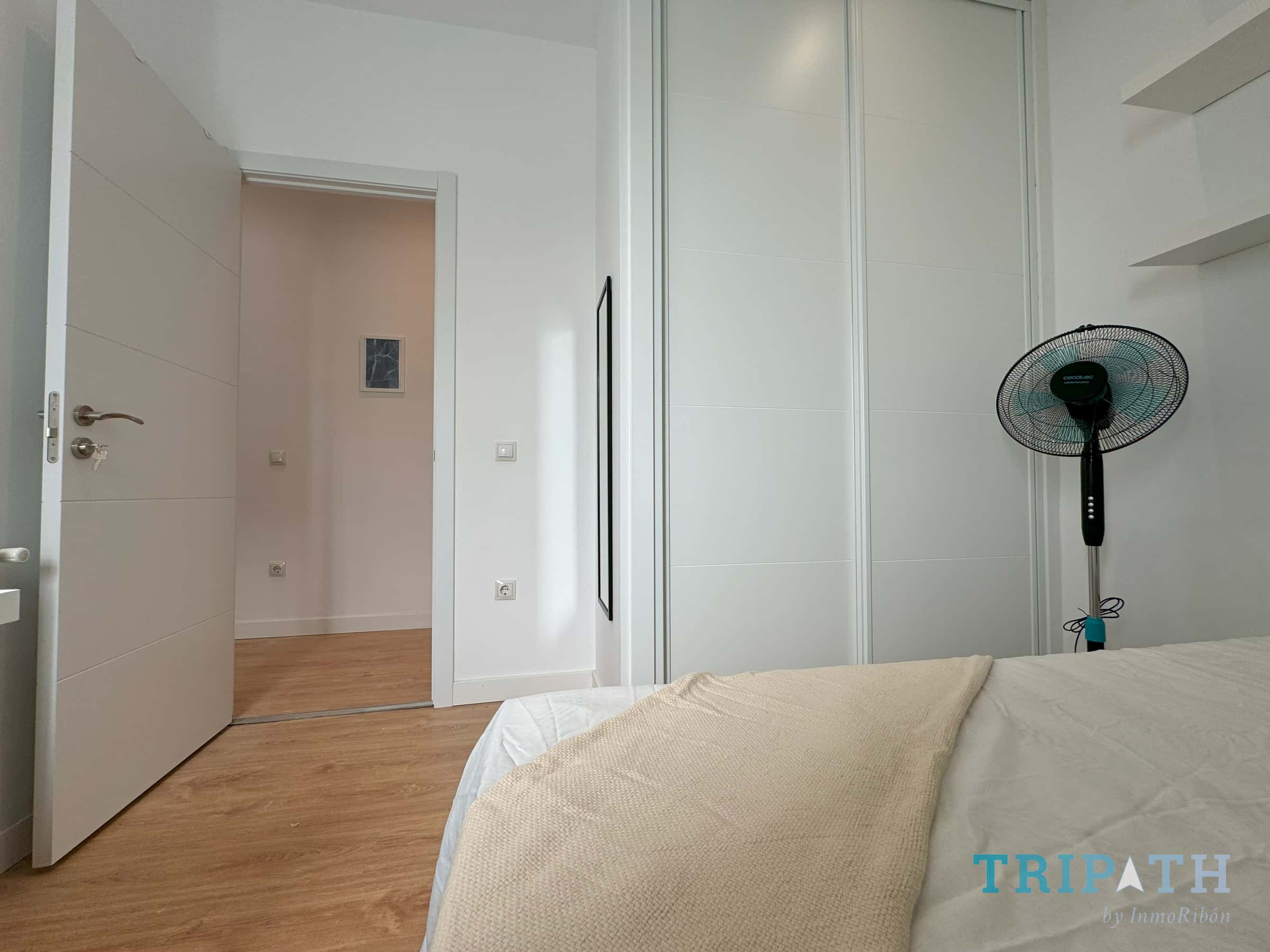 Chambre dans Calle Manuel Aleixandre, Madrid pour 80 m² avec 4 chambres
