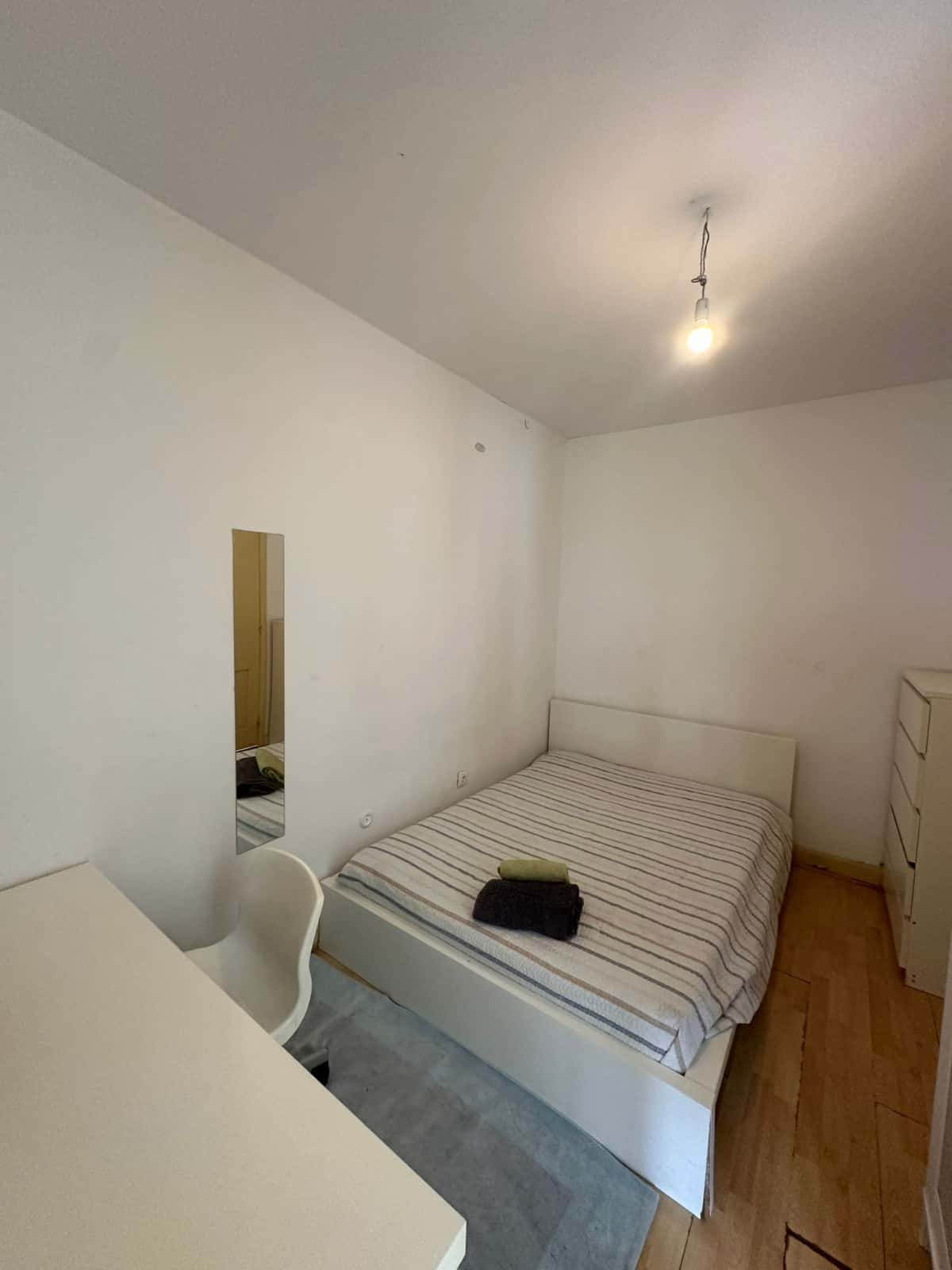 Room in a 7-bedroom apartment in Porto - Room 2