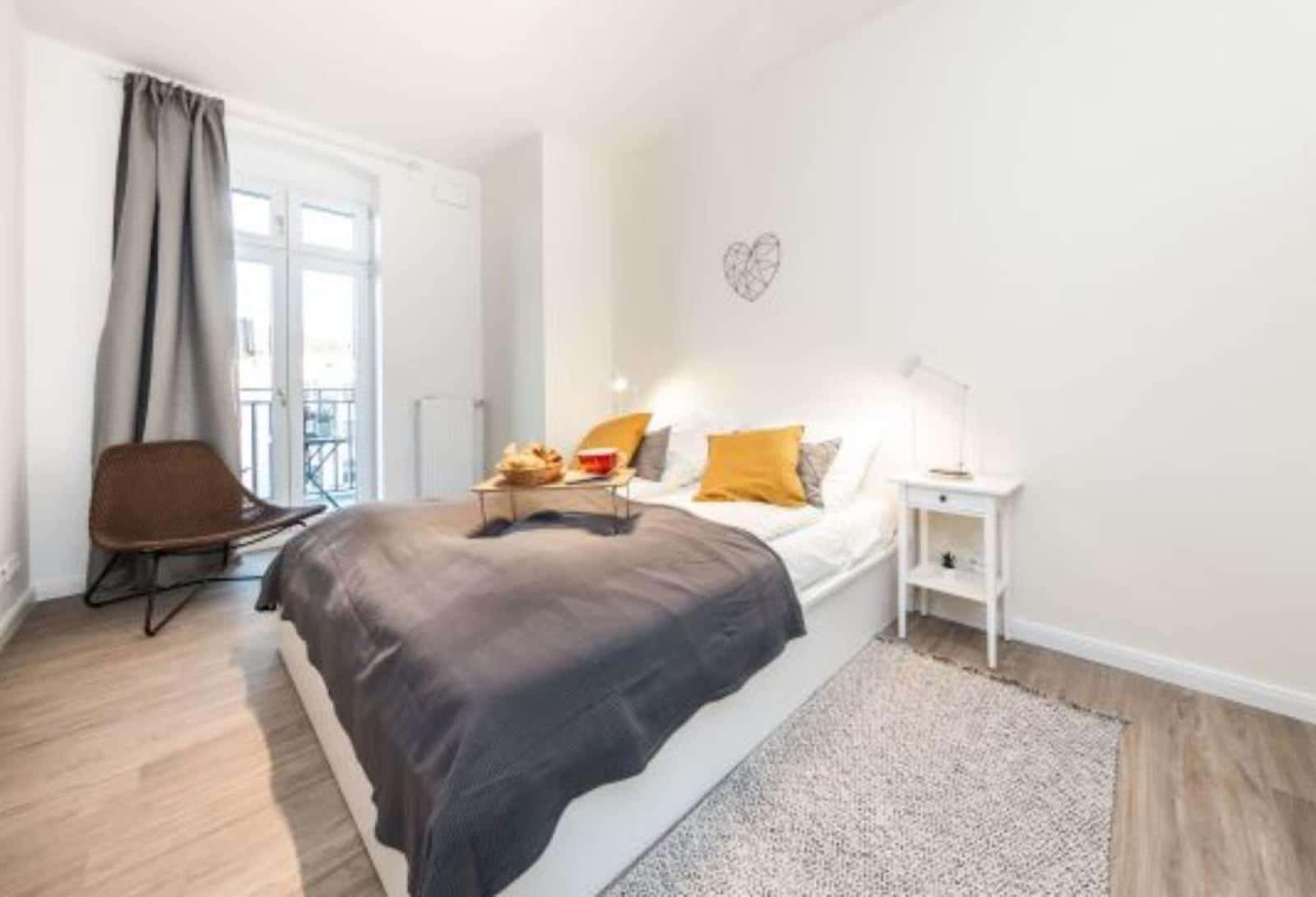 1-bedroom apartment for rent in Berlin, bills included, perfect for professionals, students, couples, or erasmus.