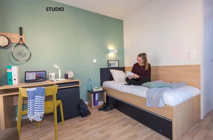 Listing photo thumbnail