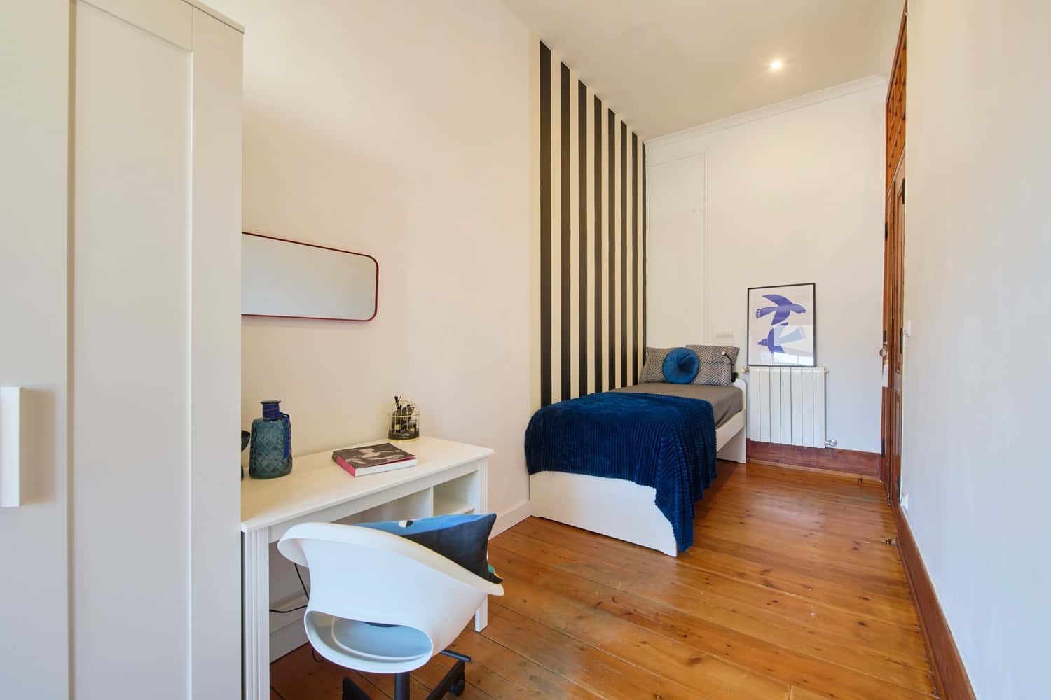 Room 6 - 73. Av.Duque de Avila 131 2E