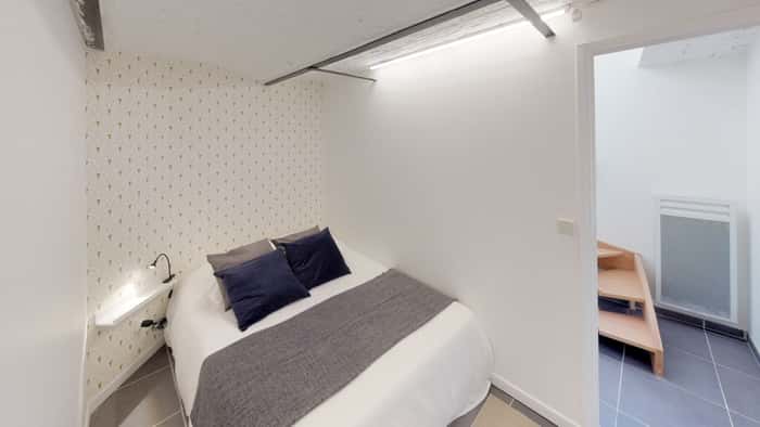 Listing photo thumbnail