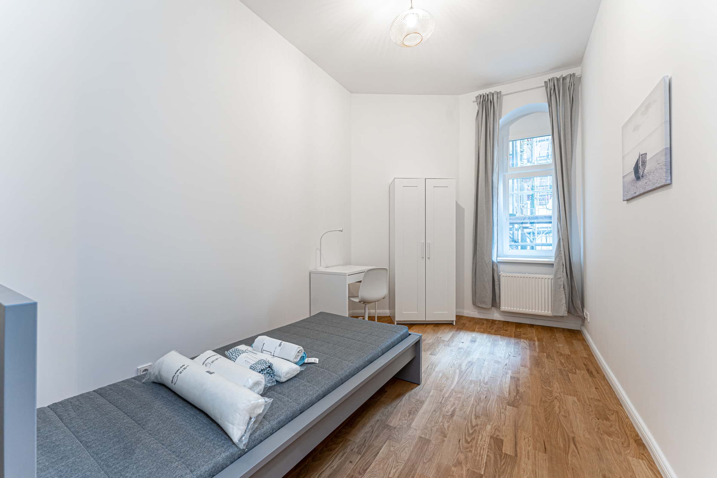 BORNHOLMER STR. 85- 3  VH 2. OG rechts (Pyur) 0