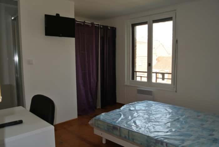 Listing photo thumbnail