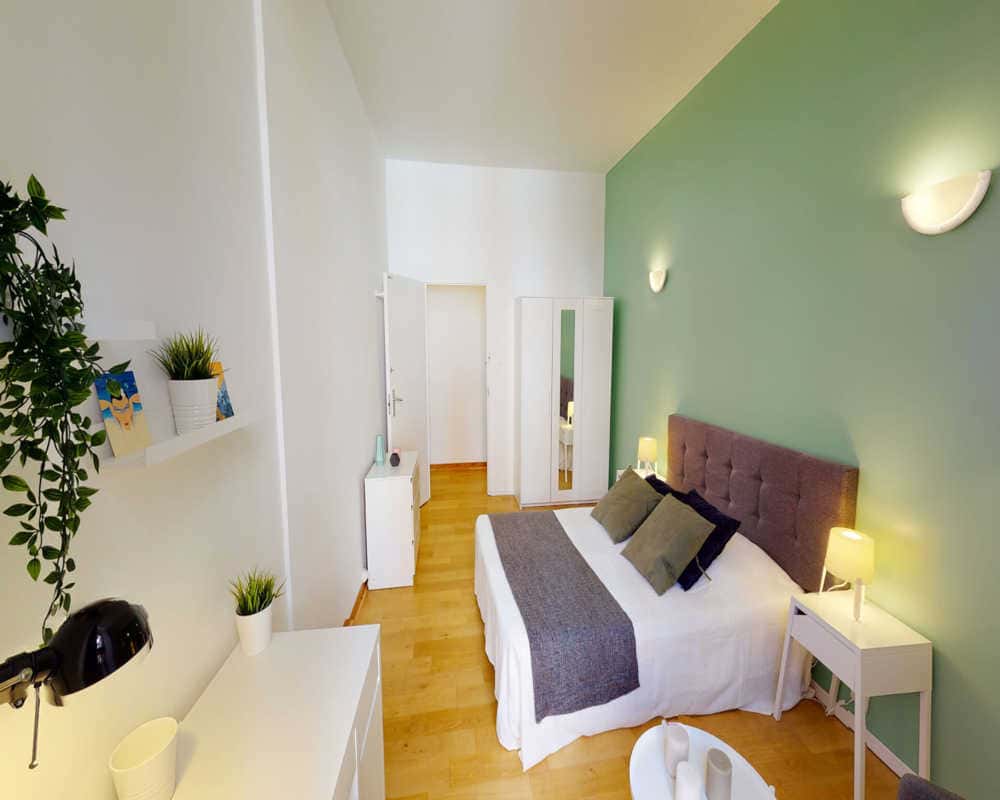 Chambre dans le rue Peyras