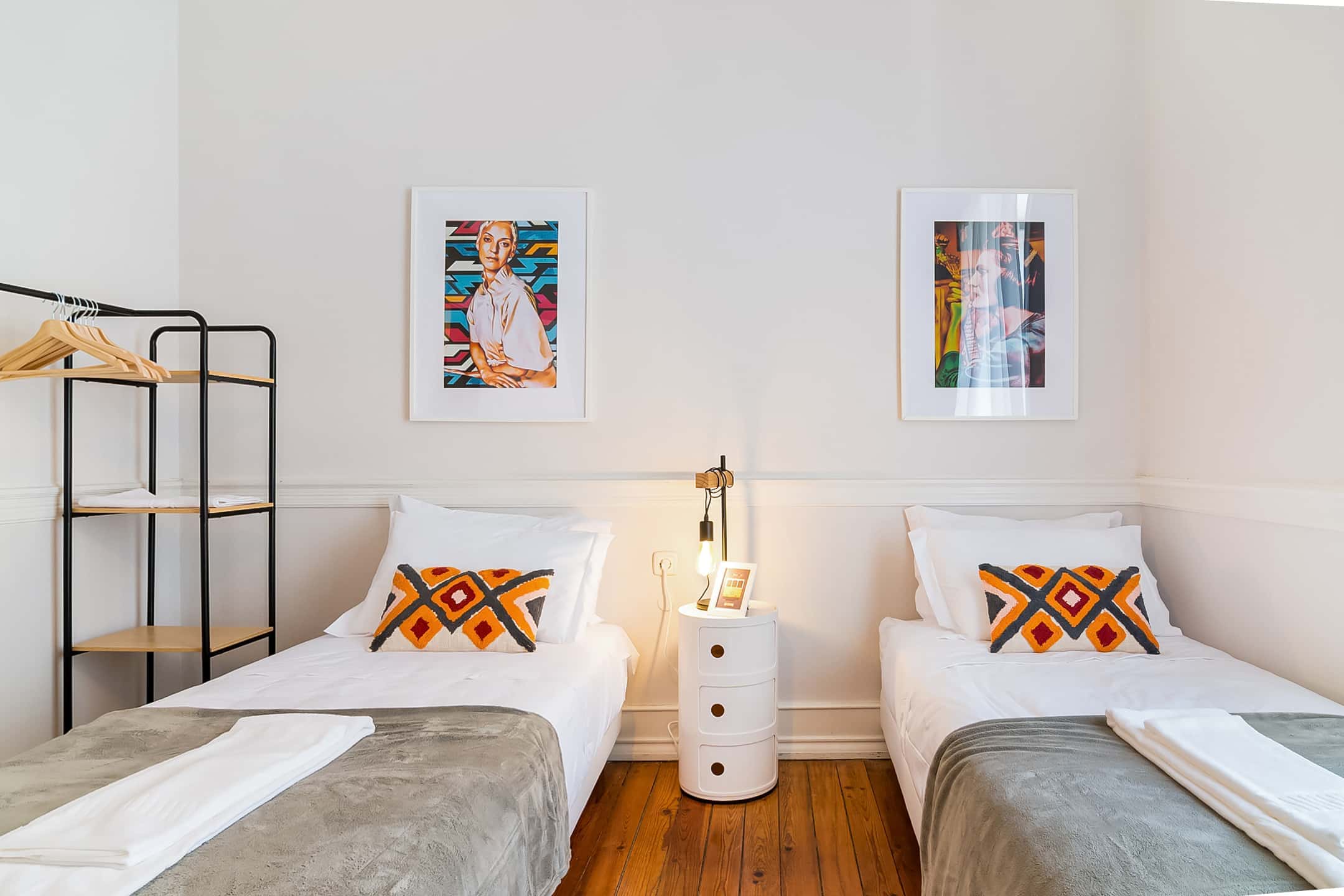 Room in a 5-bedroom apartment in Rua António Pedro, Lisbon - Anjos Heart Room