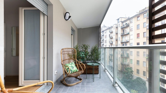 Listing photo thumbnail