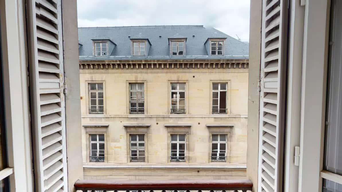 Stanza in Rue Saint-Dominique, Paris di 115 m² con 5 camere