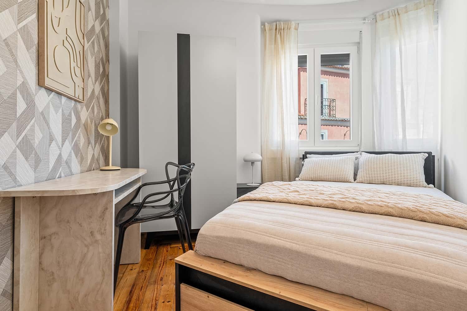 Room 2 - 82. Travessa de Santo António à Graça 2 3°
