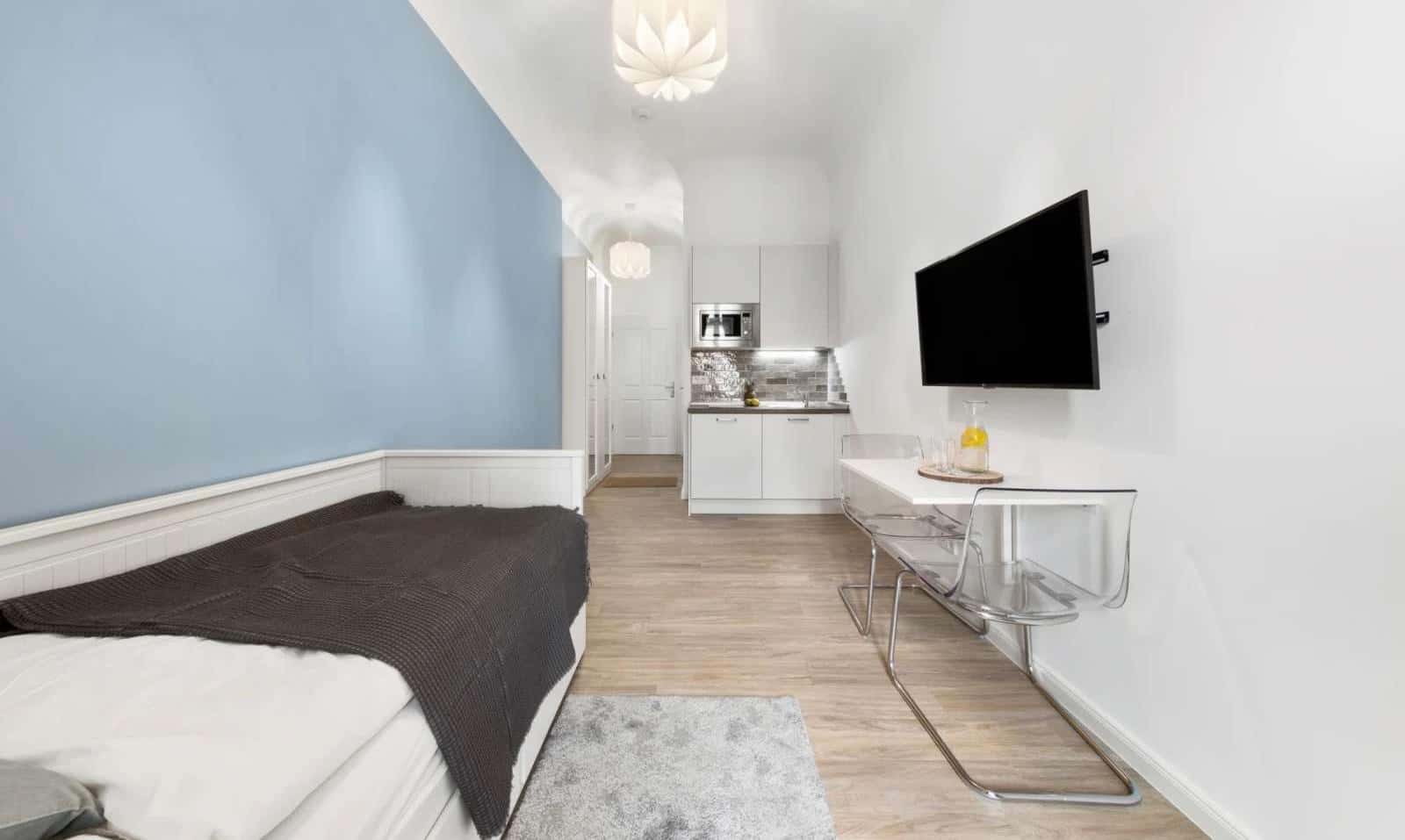 Studio for rent in Berlin, bills included