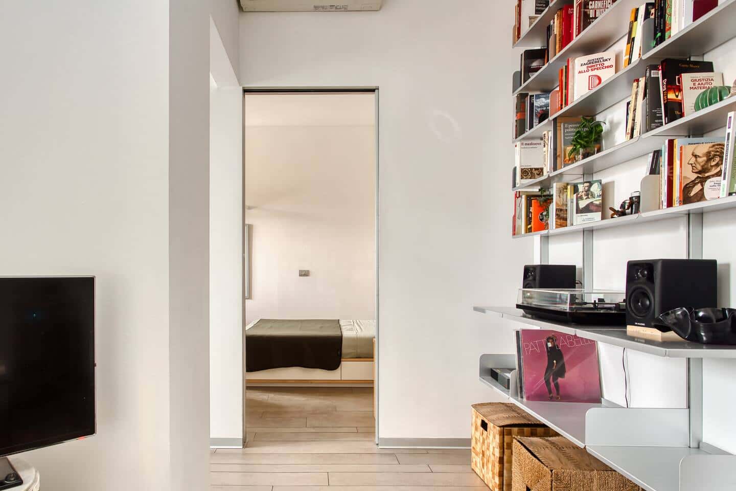 Apartment Milan, 1 bed — photo 7