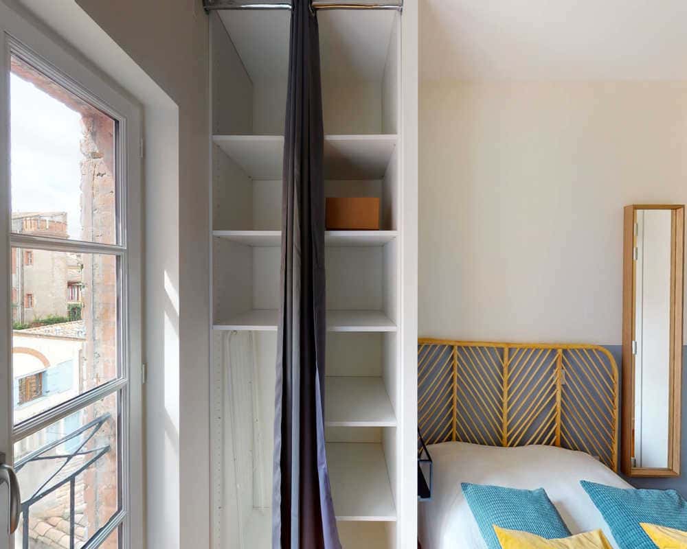 Chambre dans le rue Bellegarde