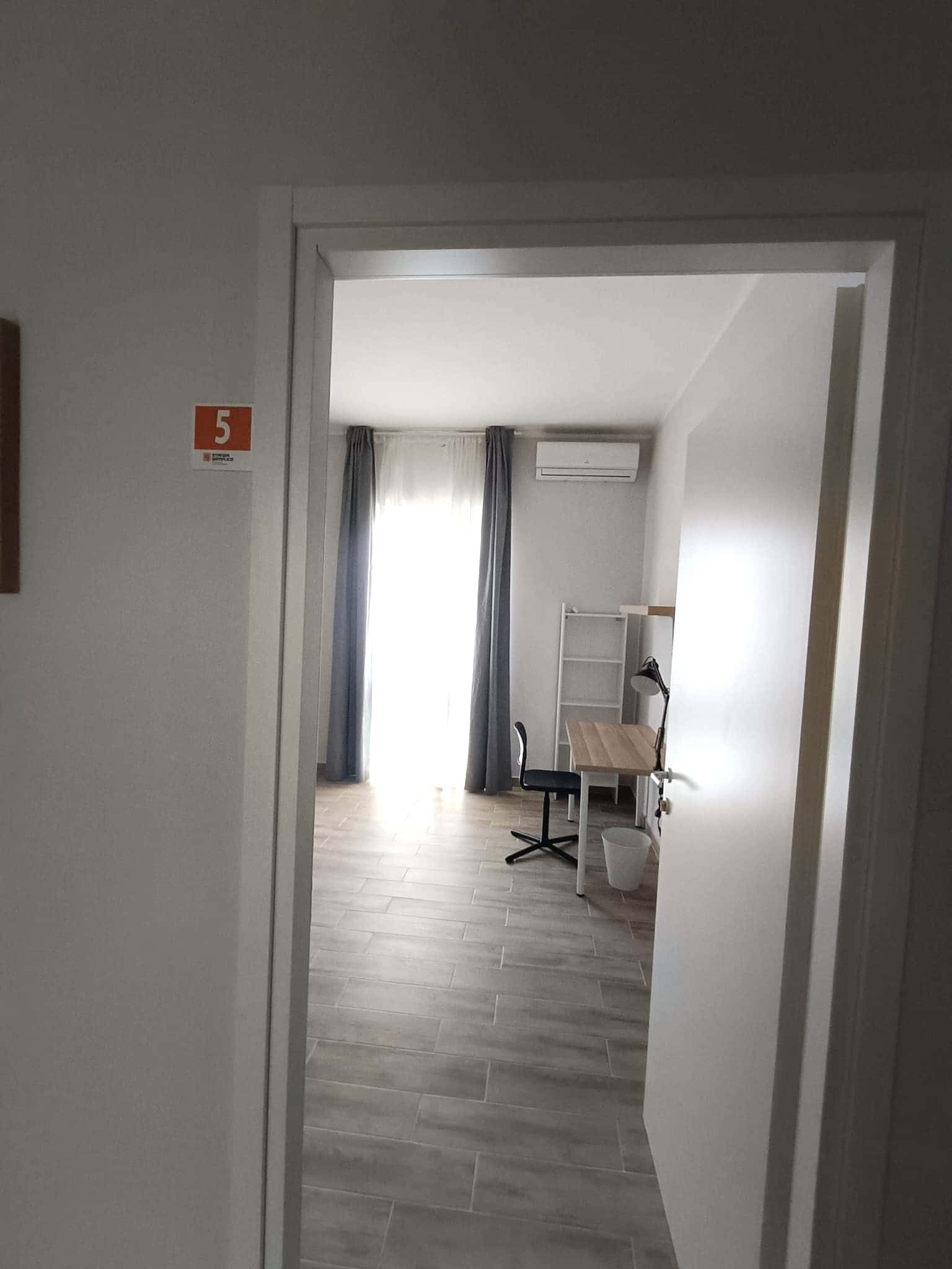 Huge Single Room with Private Bathroom – Walking Distance to Università degli Studi “G. d’Annunzio”, Pescara (Via Pindaro 42)
