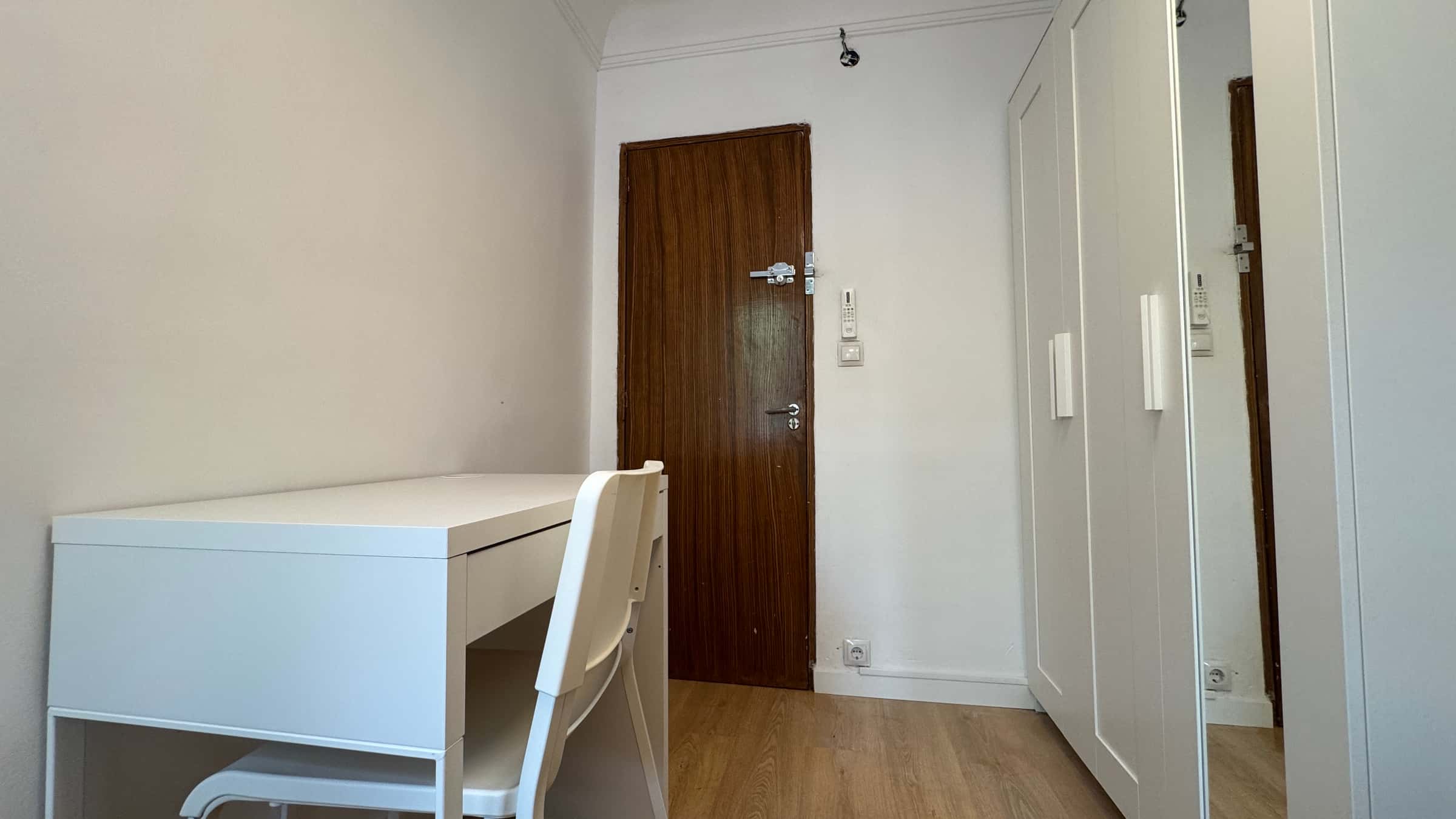 Zimmer in Avenida de Moratalaz, Madrid für 80 m² mit 4 Schlafzimmer