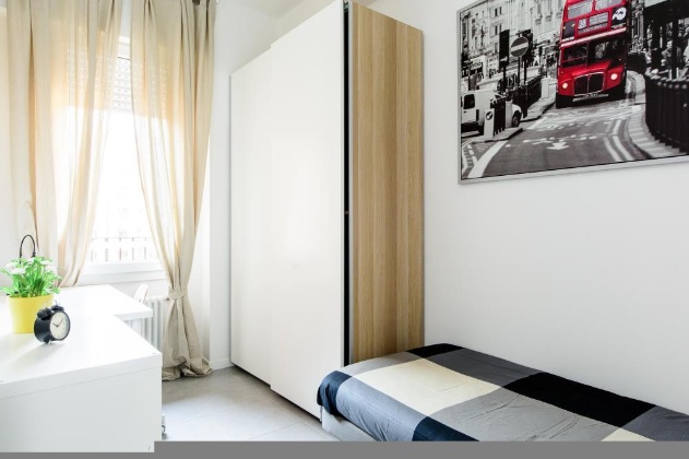 Listing photo thumbnail