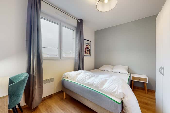 Listing photo thumbnail