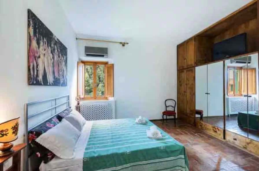 Zimmer in Piazza IV Novembre, Romola für 77 m² mit 3 Schlafzimmer