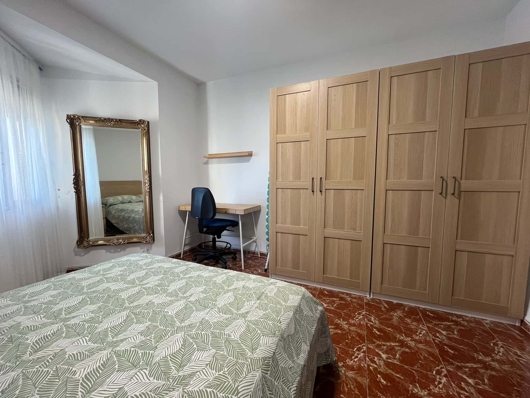 Habitación en Grupo Nuestra Señora del Amparo, Sevilla