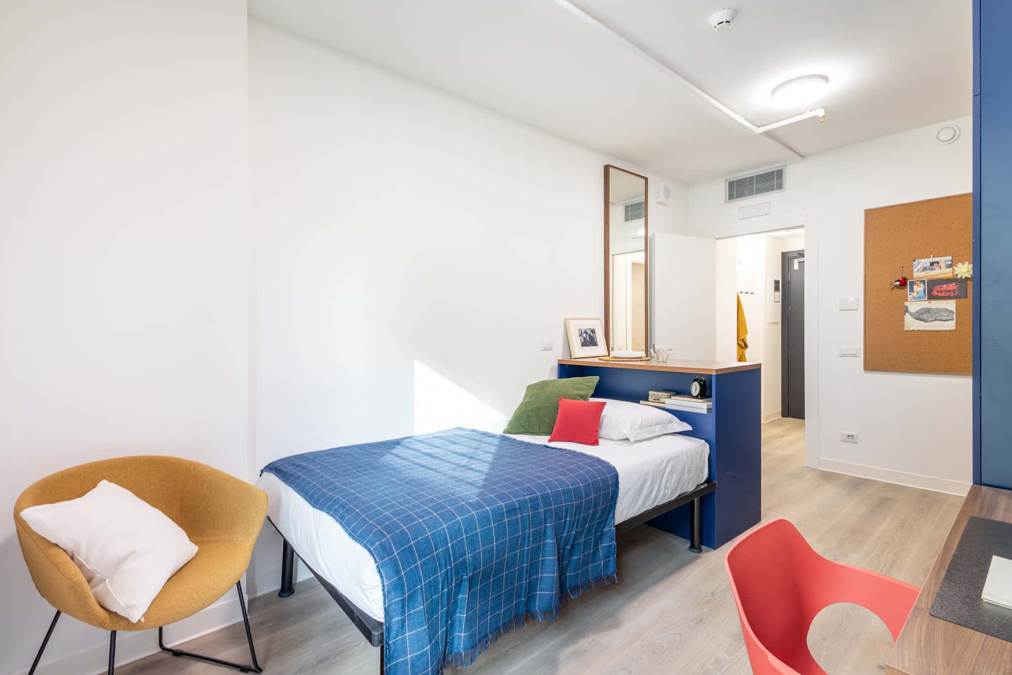 Classic Studio Medium (Students Only)