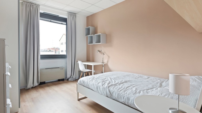 Listing photo thumbnail