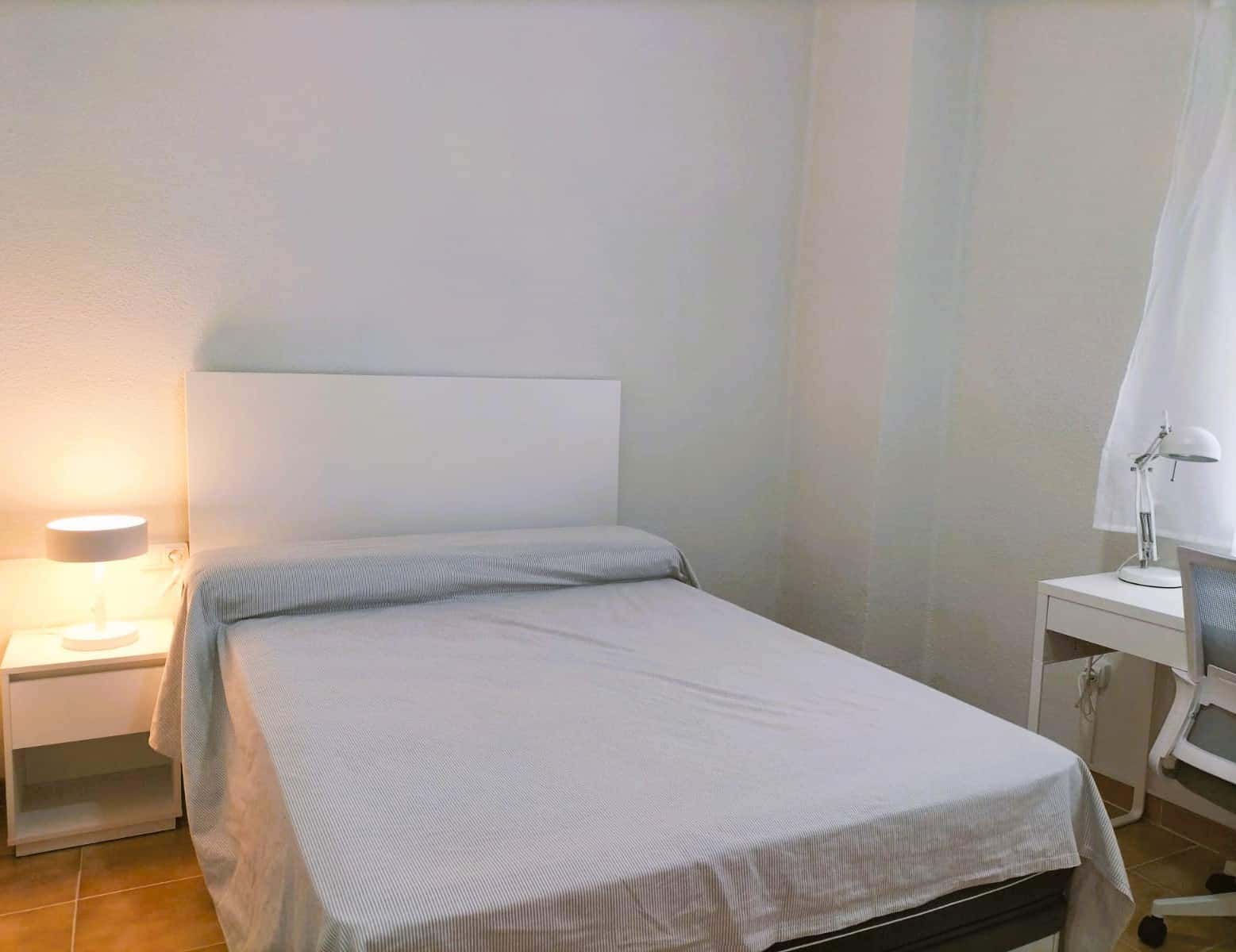 Habitacion privada en Carrer de l'Olivereta , Valencia