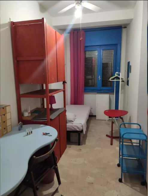 Stanza in Via Ferrante Aporti, Milano di 130 m² con 5 camere