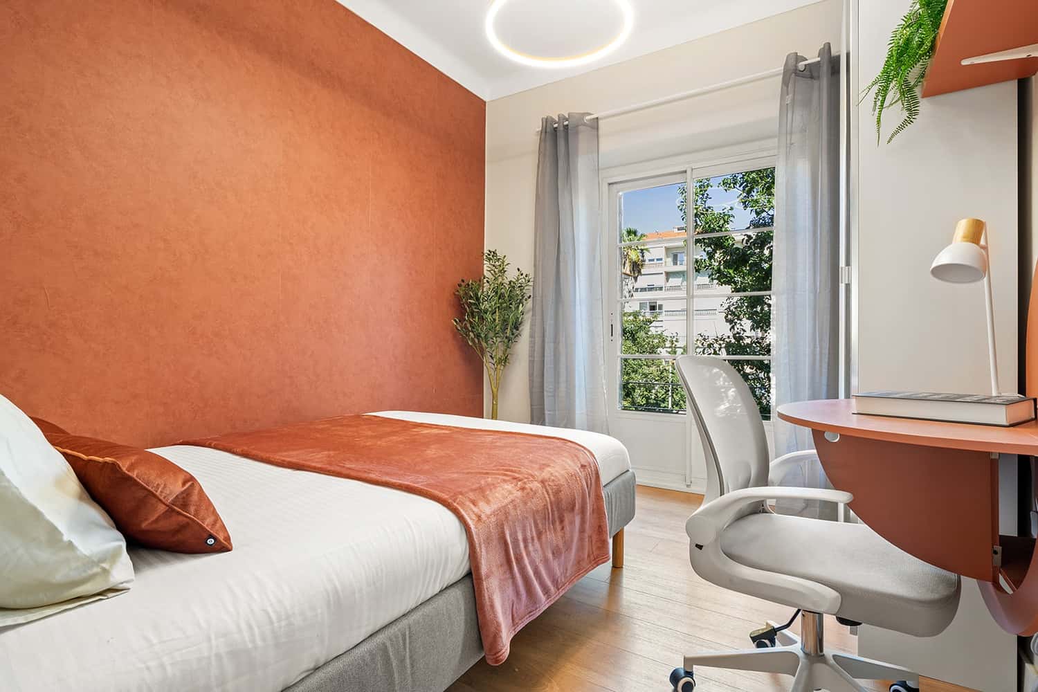 Room 1 - 89. Rua Afonso Lopes Vieira 47 2E