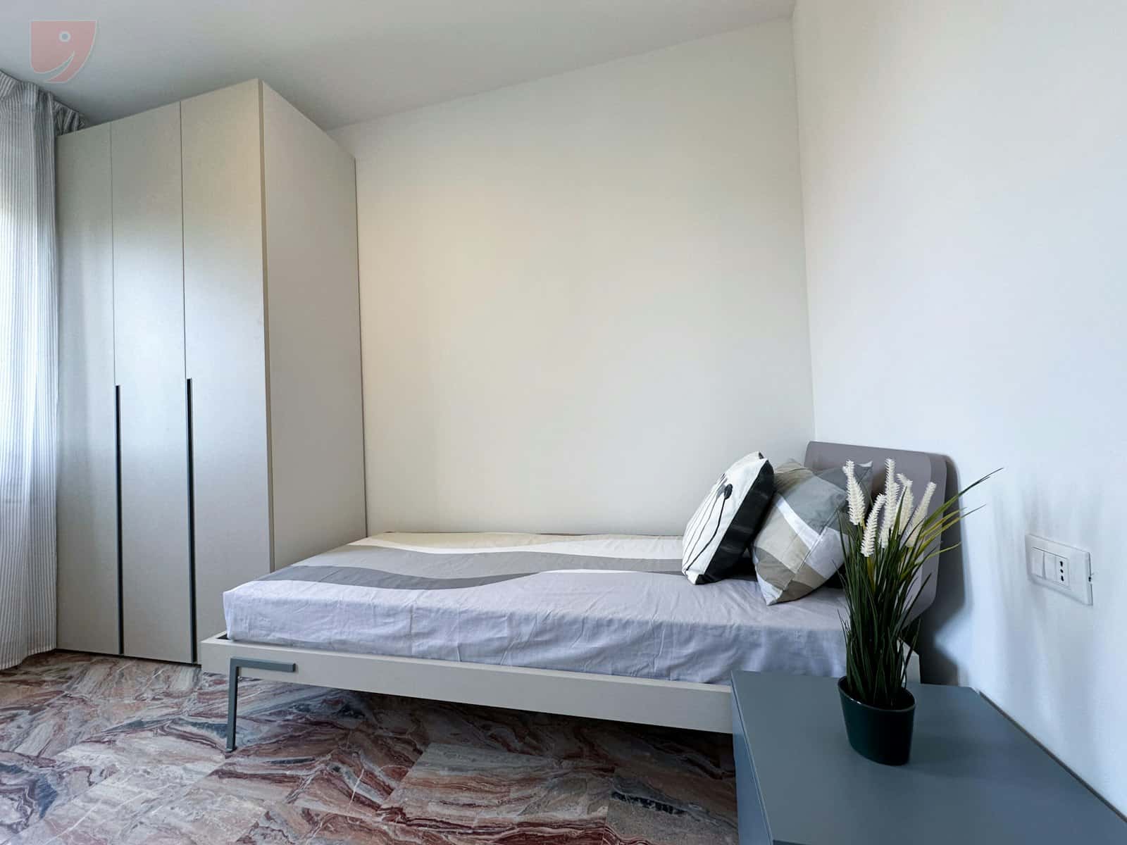 Chambre dans Via Giuseppe Compagnoni, Ferrara pour 172 m² avec 9 chambres