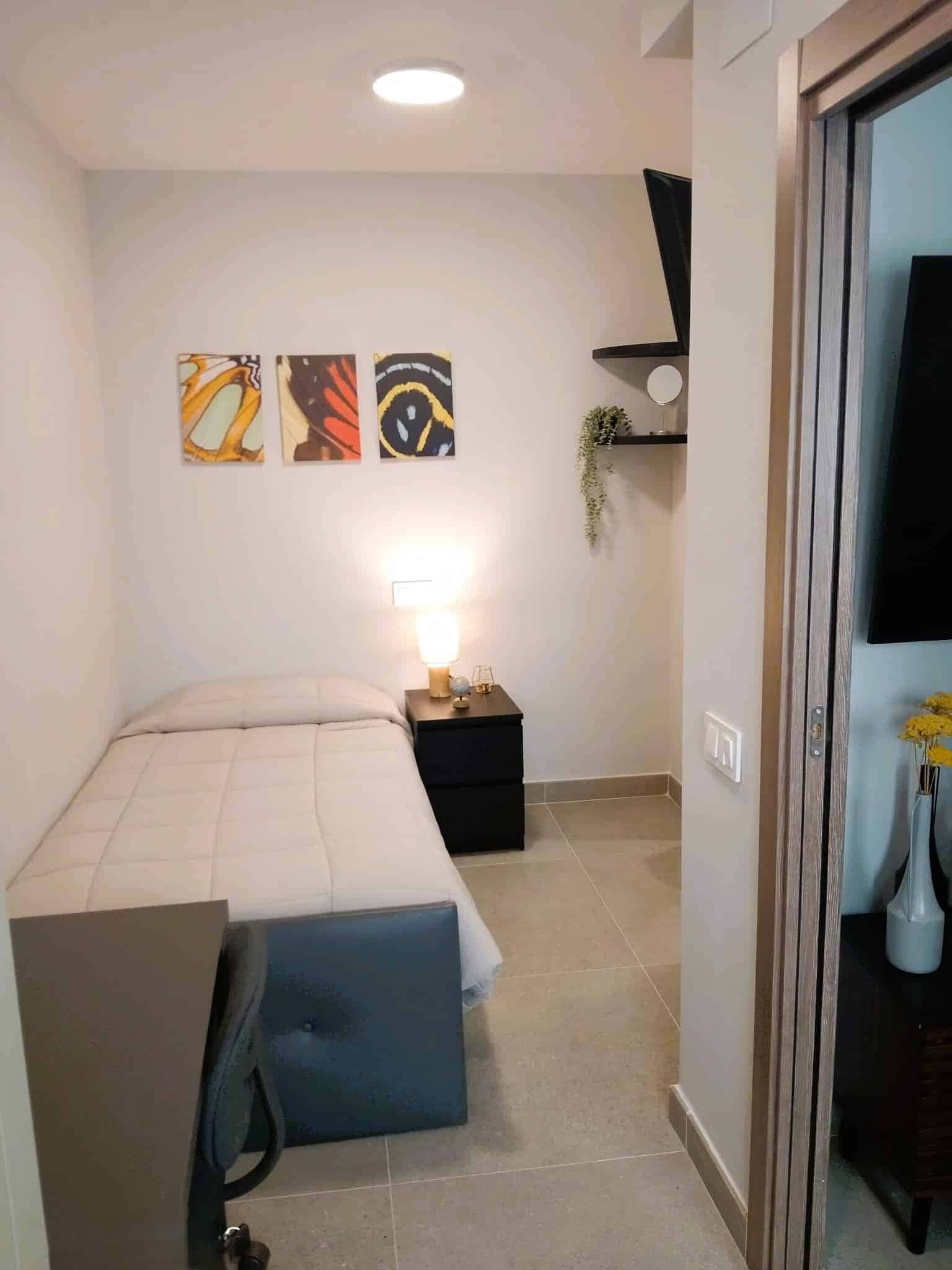Habitacion privada en C/ Cartagena , Madrid