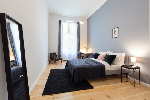 Listing photo thumbnail