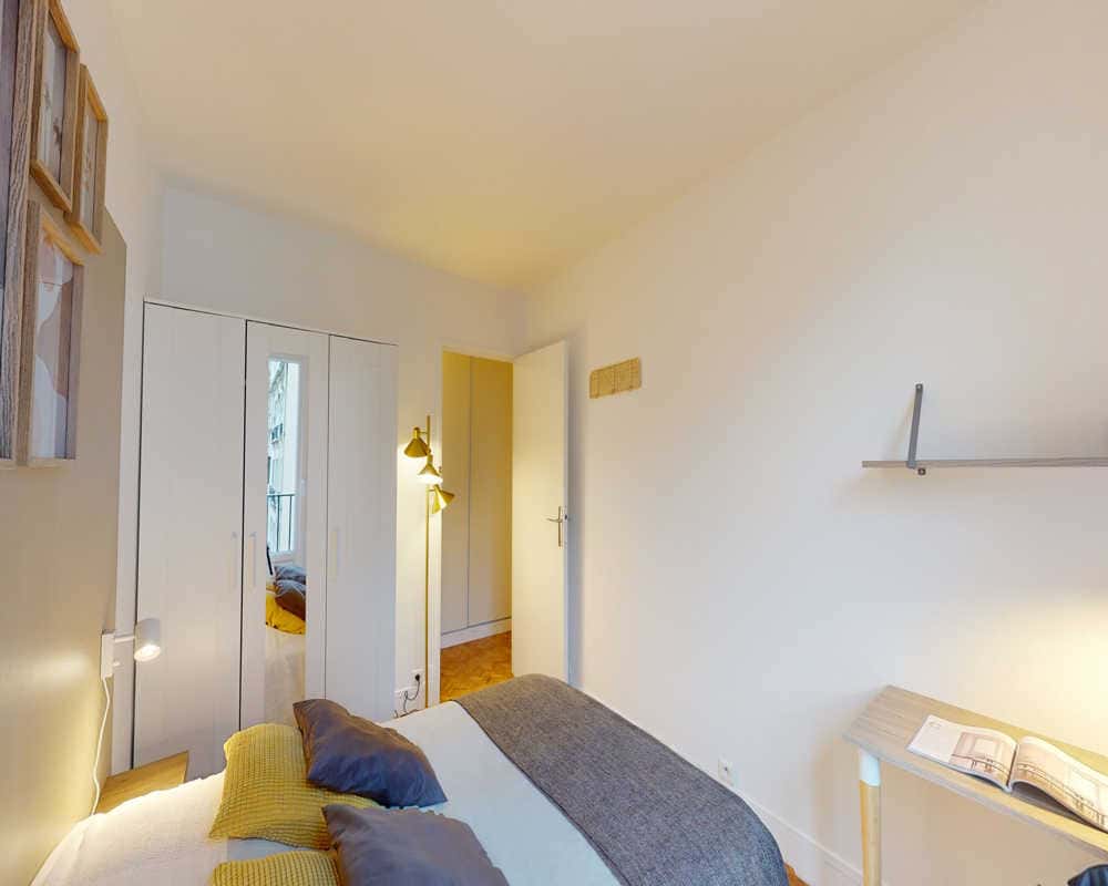 Chambre dans le quai de Jemmapes