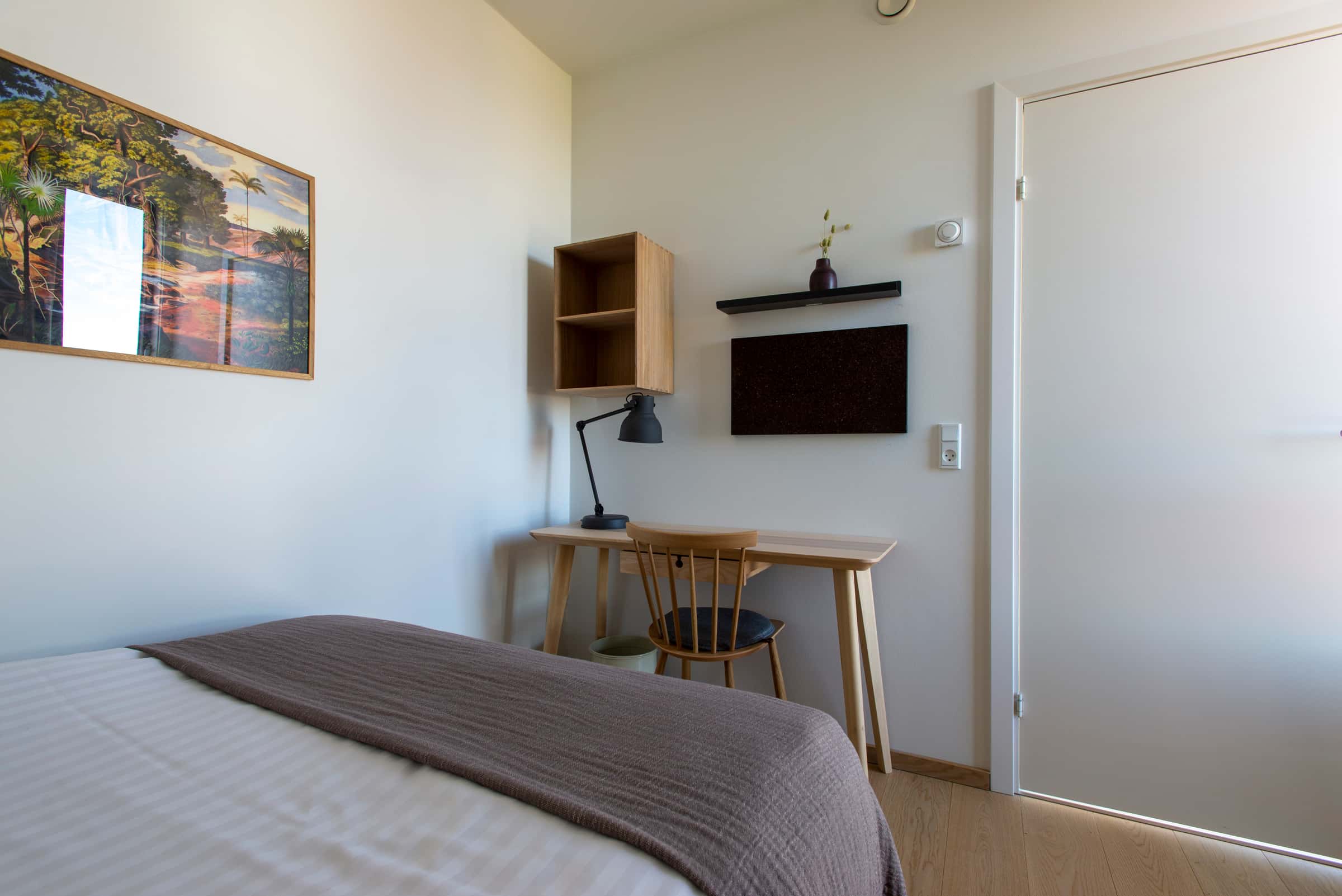 Atla Room 4 Standard