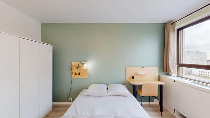 Listing photo thumbnail