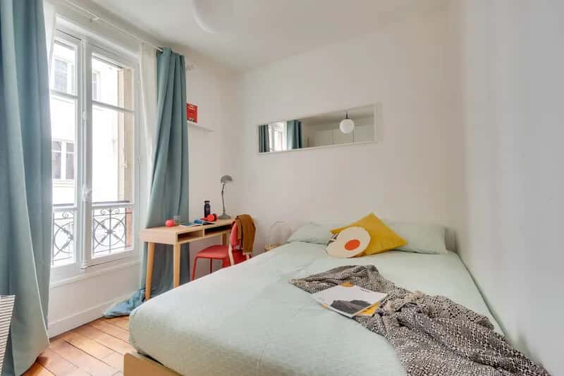 Room in Avenue Gambetta, Paris for 100 m² with 4 bedrooms